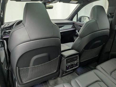 Used 2025 Audi SQ7 Premium Plus w/ Executive Package AWD/4WD image 23