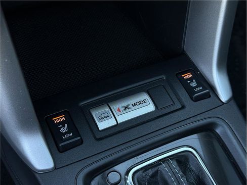 Used 2015 Subaru Forester 2.5i Touring w/ Eyesight & Navigation System AWD/4WD image 22