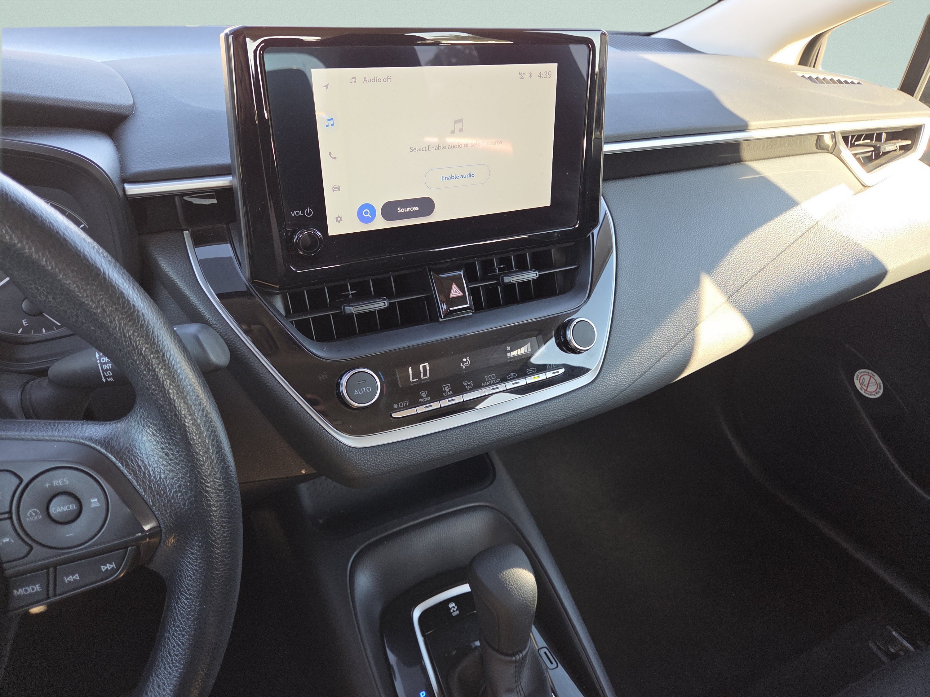 Used 2025 Toyota Corolla LE FWD image 30