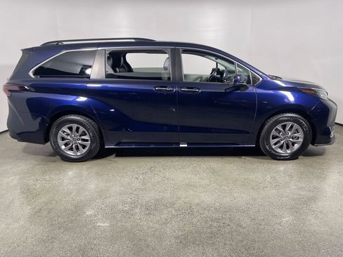 Certified 2023 Toyota Sienna XLE image 2