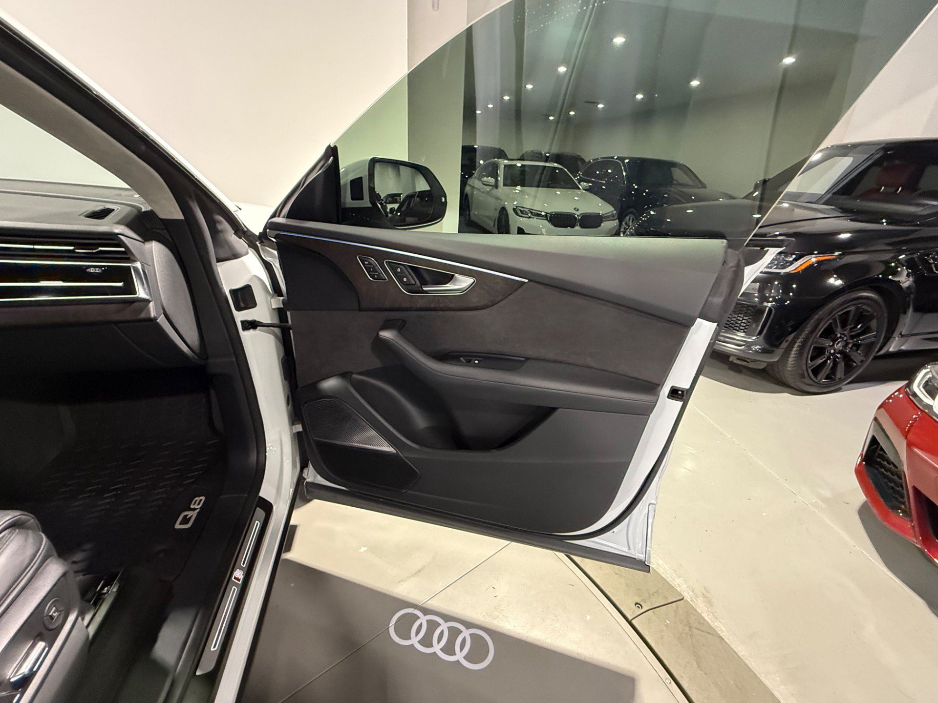 Used 2019 Audi Q8 Prestige w/ Luxury Package AWD/4WD image 46