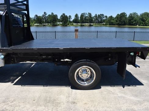 Used 2020 RAM 5500 Tradesman w/ Chrome Appearance Group AWD/4WD image 8
