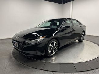 Used 2023 Hyundai Elantra SEL w/ Convenience Package FWD video 1
