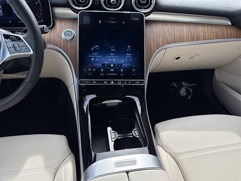 Certified 2022 Mercedes-Benz C 300 4MATIC Sedan image 17