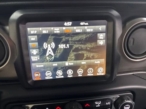 Used 2021 Jeep Gladiator Sport AWD/4WD image 20
