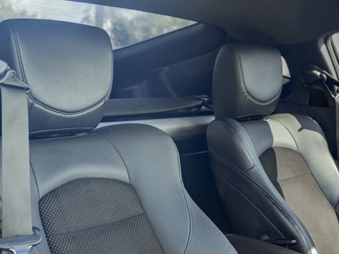 Used 2018 Nissan 370Z Touring RWD image 16