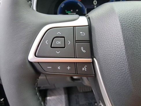 New 2026 Toyota Highlander Platinum AWD/4WD image 17