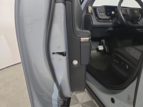 Used 2023 Rivian R1T Adventure AWD/4WD image 30