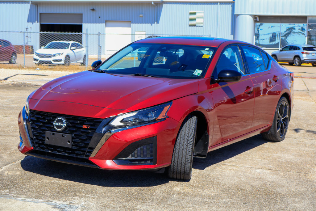 Used 2023 Nissan Altima 2.5 SR w/ SR Premium Package FWD image 24