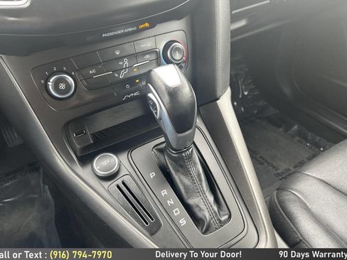 Used 2015 Ford Focus SE w/ Equipment Group 201A FWD image 19