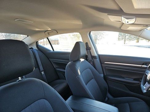 Used 2023 Nissan Altima 2.5 SV image 13