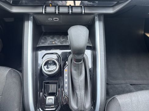 Used 2023 Chevrolet Colorado Trail Boss w/ Technology Package image 19