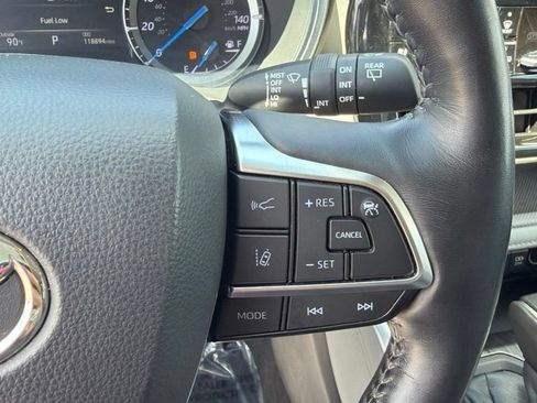 Used 2020 Toyota Highlander Limited AWD/4WD image 15
