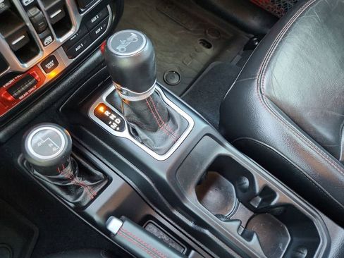 Used 2018 Jeep Wrangler Unlimited Rubicon AWD/4WD image 28