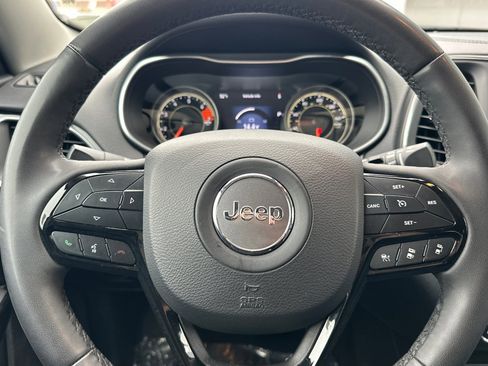 Used 2023 Jeep Cherokee Altitude Lux image 24