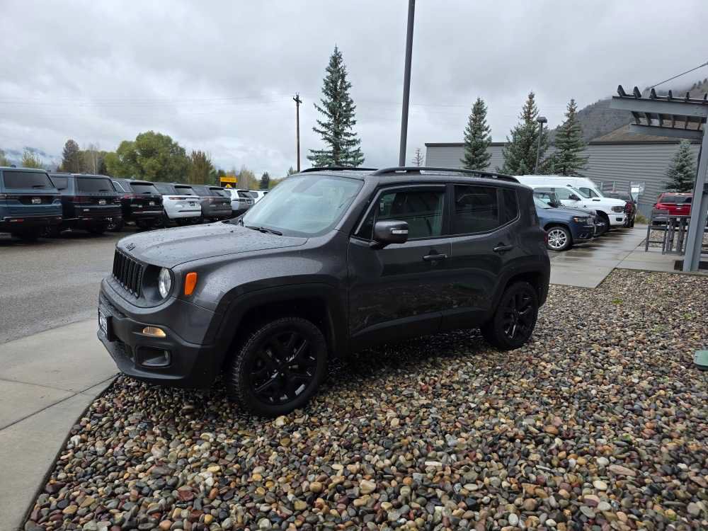 Used 2018 Jeep Renegade Altitude AWD/4WD image 12