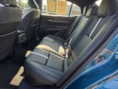 Used 2025 Toyota Camry SE FWD image 18