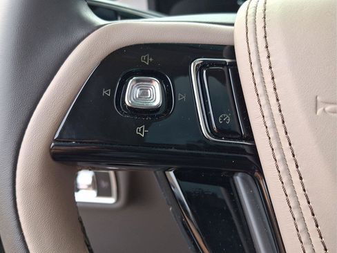 Used 2022 Lincoln Aviator AWD w/ Premium Package image 20
