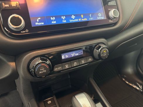 Used 2024 Nissan Kicks SR image 17