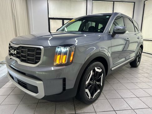 Used 2025 Kia Telluride S FWD image 13