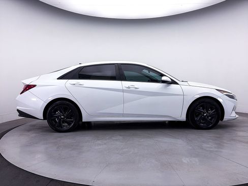 Used 2021 Hyundai Elantra SEL FWD image 30