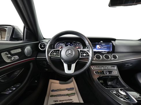 Used 2019 Mercedes-Benz E 300 4MATIC image 30