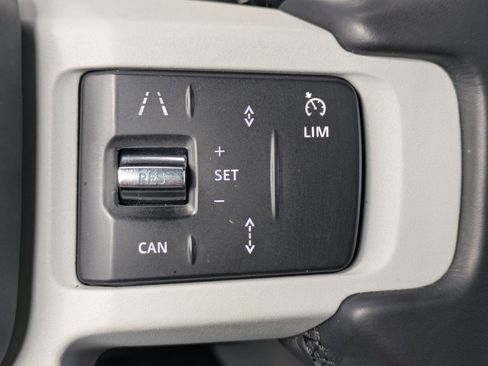 Used 2023 Land Rover Defender 110 X-Dynamic SE image 17