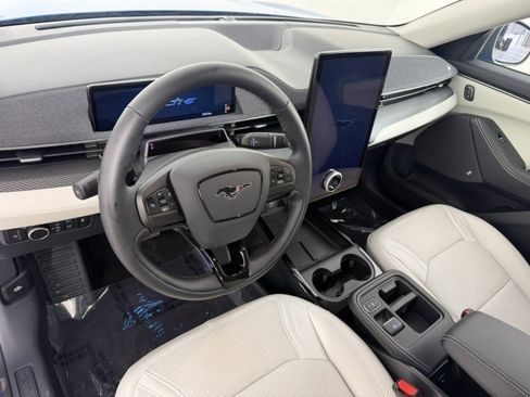 Certified 2025 Ford Mustang Mach-E Premium image 13