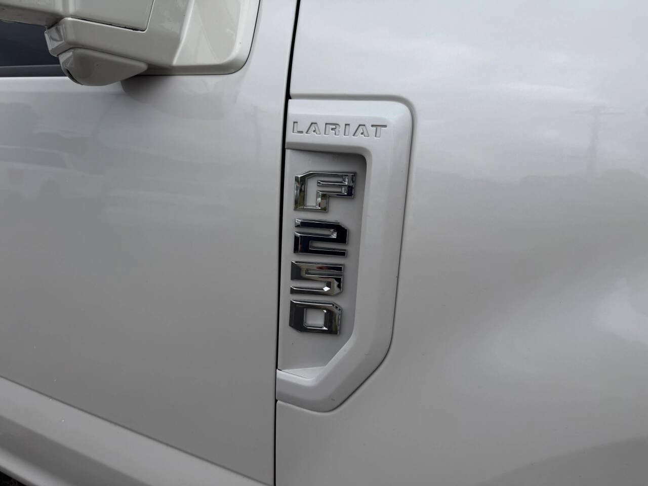 Used 2019 Ford F250 Lariat w/ Lariat Ultimate Package AWD/4WD image 11