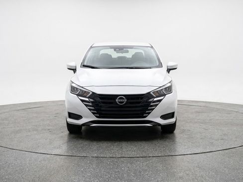 Used 2025 Nissan Versa SV w/ Trunk Package FWD image 2