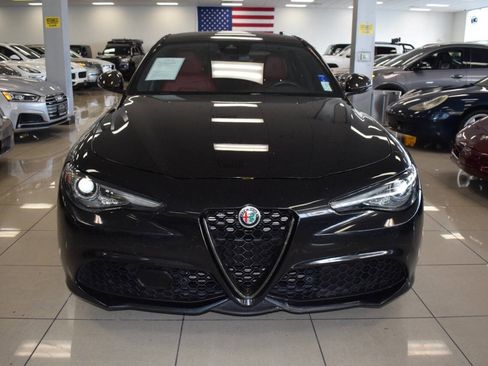 Used 2022 Alfa Romeo Giulia Veloce image 2