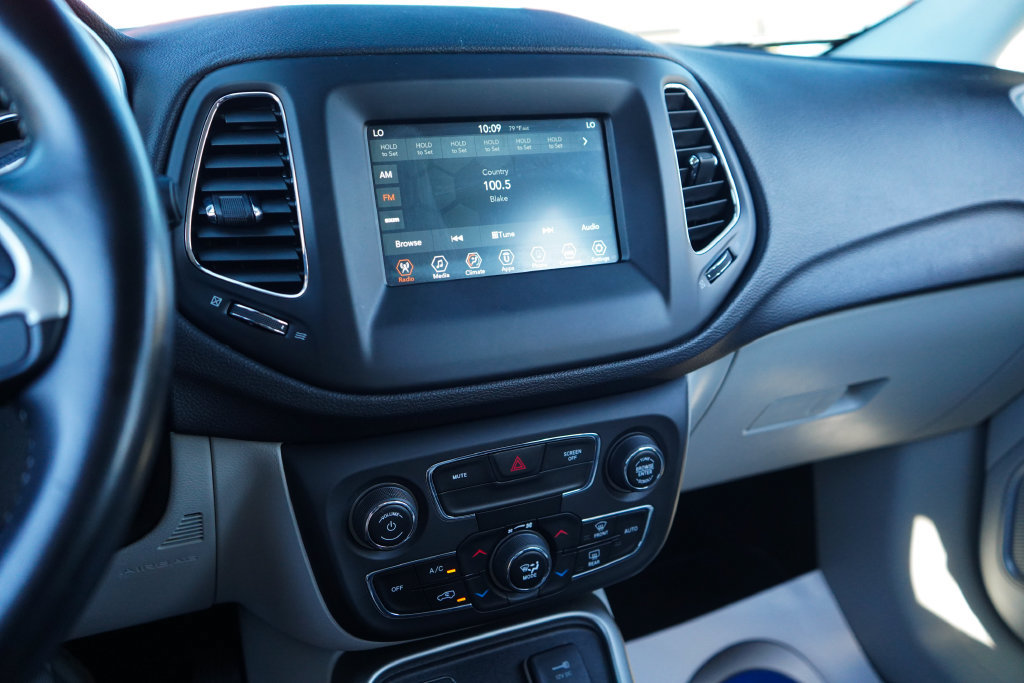 Used 2020 Jeep Compass Latitude FWD image 7