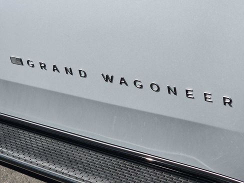 Used 2026 Jeep Grand Wagoneer 4WD image 11
