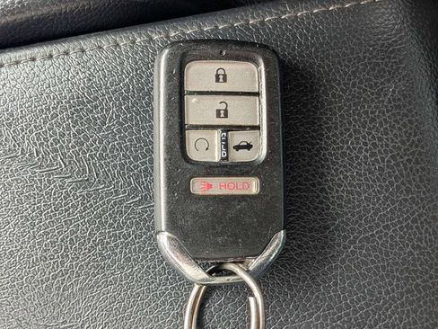Used 2017 Honda Civic Touring image 32