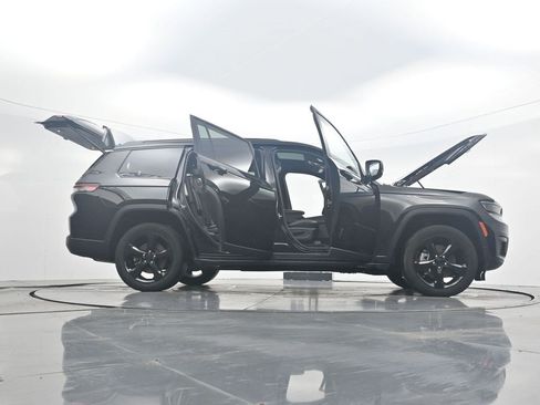 Used 2023 Jeep Grand Cherokee L Laredo AWD/4WD image 37