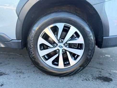 Used 2023 Subaru Outback Premium AWD/4WD image 27