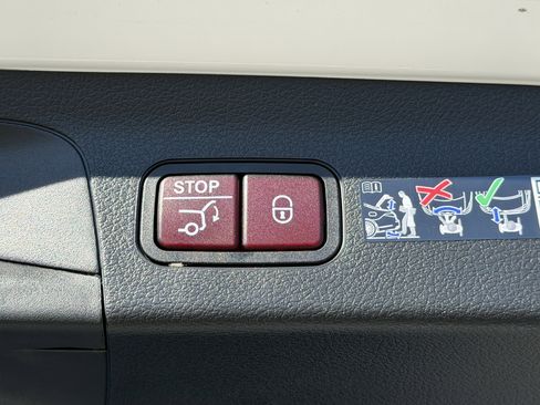 New 2026 Mercedes-Benz GLS 450 4MATIC image 13