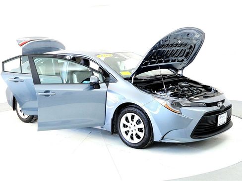 Used 2023 Toyota Corolla LE w/ Carpet Mat Package (TMS) image 12