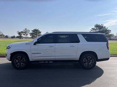 Used 2021 Chevrolet Suburban Z71 w/ Luxury Package AWD/4WD image 5