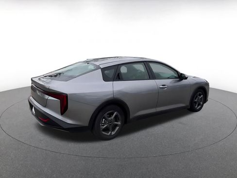 Used 2025 Kia K4 LXS image 15