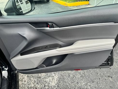 Used 2023 Toyota Camry LE FWD image 31
