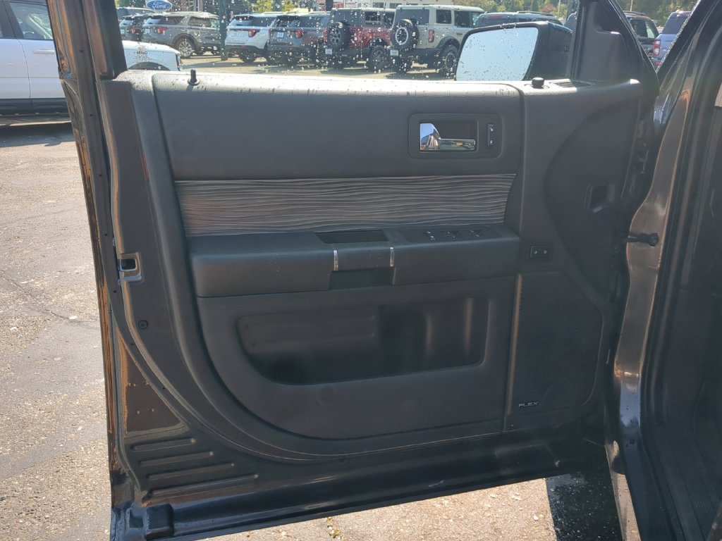 Used 2019 Ford Flex SEL w/ Equipment Group 202A FWD image 9