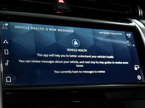 Used 2023 Land Rover Discovery Sport SE image 29