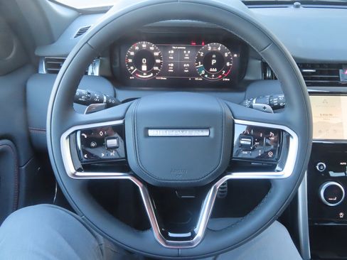 Used 2023 Land Rover Discovery Sport SE R-Dynamic image 28