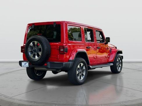 Used 2022 Jeep Wrangler Unlimited Sahara w/ LED Lighting Group AWD/4WD image 7