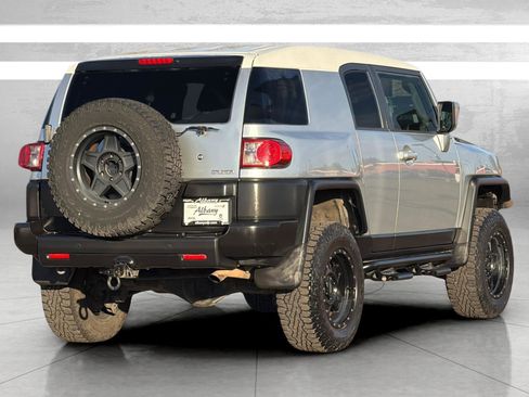 Used 2007 Toyota FJ Cruiser Base image 5