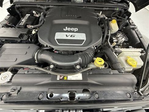 Used 2015 Jeep Wrangler Unlimited Sahara w/ Dual Top Group image 24