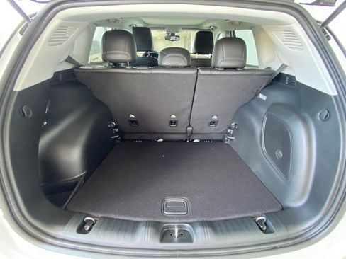 New 2022 Jeep Compass Latitude w/ Sun and Sound Group image 24