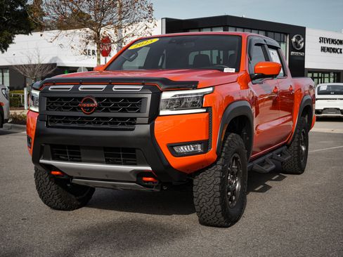 Used 2025 Nissan Frontier PRO-4X w/ Pro Convenience Package image 5