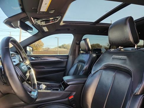 Used 2022 Jeep Grand Cherokee L Overland image 14